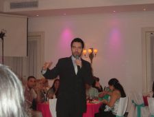 LOCUTORES - CONDUCTORES PARA EVENTOS 